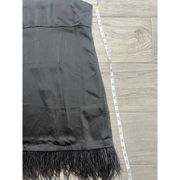 Urban Outfitters Mini Black Bottom Feathered Dress Size Small Petites A7‎ - Picture 6 of 8